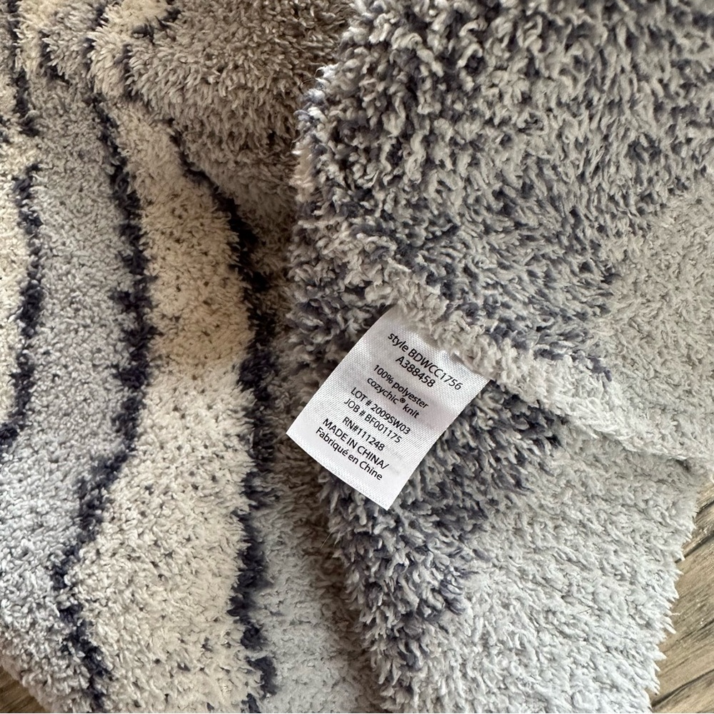 Barefoot Dreams Cozy Chic Fuzzy Warm Sweater Small - Picture 8 of 11